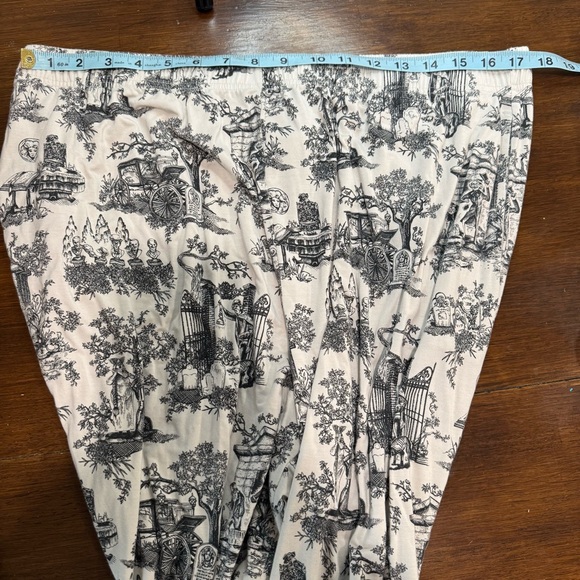 Pajama Set  Disney Haunted Mansion Hitch Hiking Ghost Toile Womens XL Rare - Picture 11 of 11